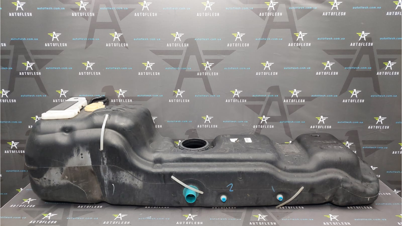 Топливный бак 100л 8200947534, 172034292R Nissan NV400 Opel Movano B Renault Master 3 бу Топливный бак 100л 8200947534, 172034292R Nissan NV400 Opel Movano B Renault Master 3 бу